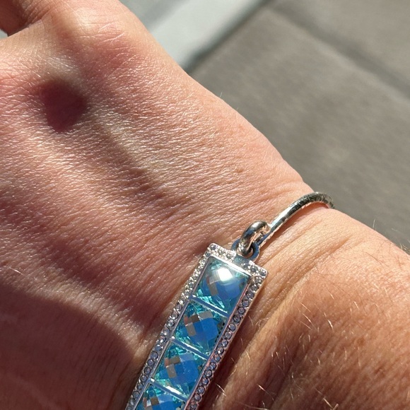 5/$25 aquamarine Elegant Silver and Blue Bracelet 6 inch 💙 - Picture 4 of 6
